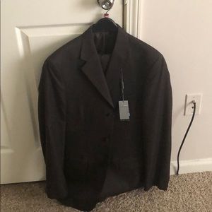 Choc Geoffrey Beene 3 button suite. Size 38L/32w